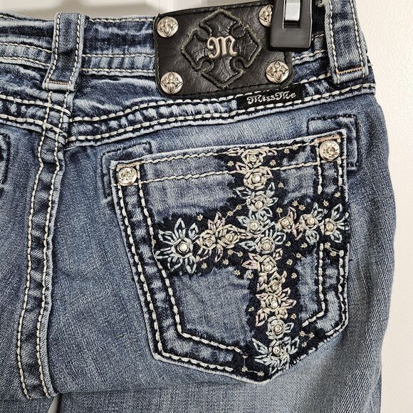 MISS ME Jeans Women's 27 (28x21.5) Blue Capri Low-Rise Rhinestone Embroidered - Picture 10 of 10
